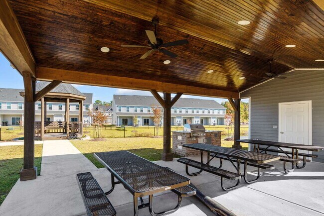 Building Photo - 2608-D Sailor Rose Ln