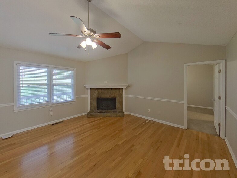 Building Photo - 296 Whitney Ln