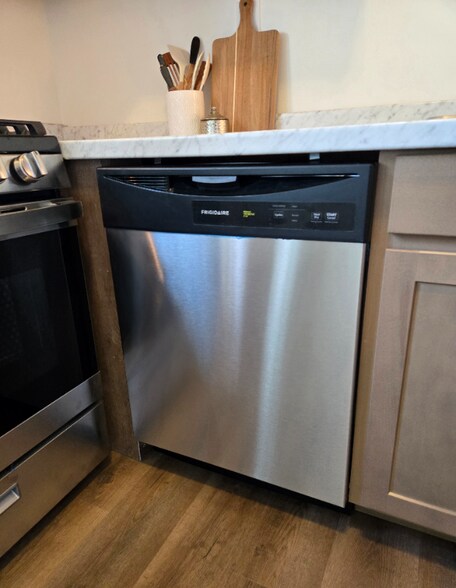 Building Photo - 100 Melvin Ave