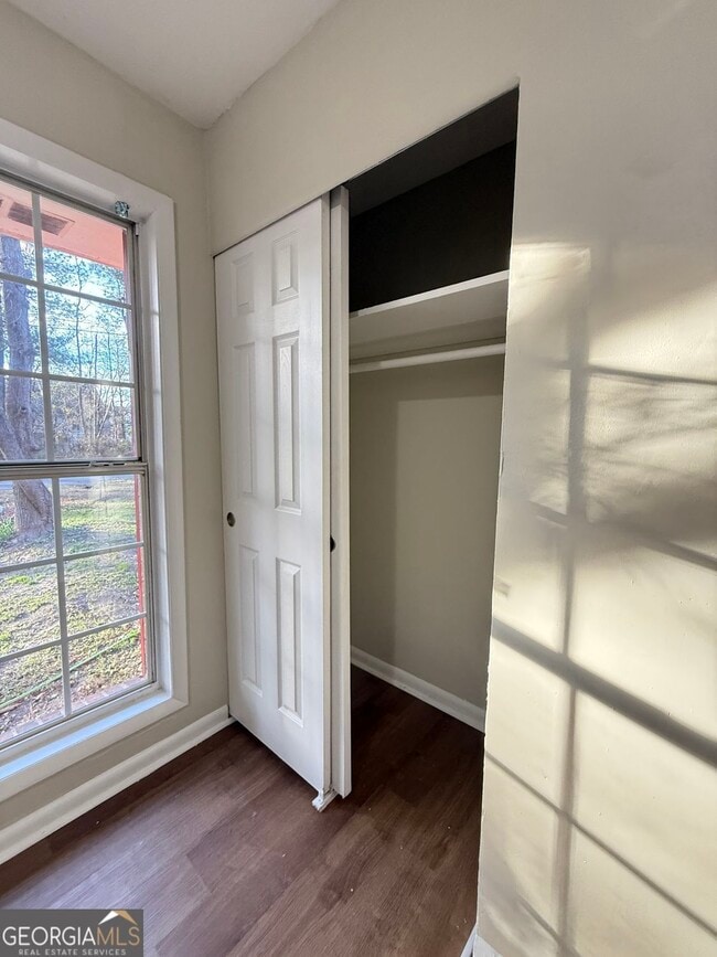 Building Photo - 7016 Adel Ln