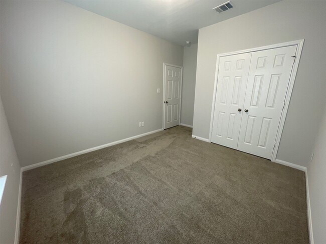 Building Photo - 1555 Rd 5728