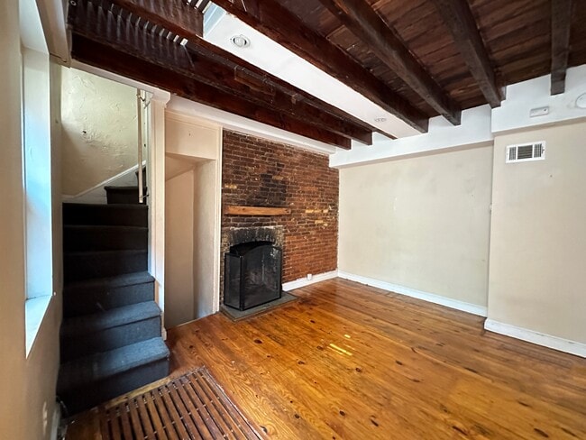 Building Photo - 623 American#F