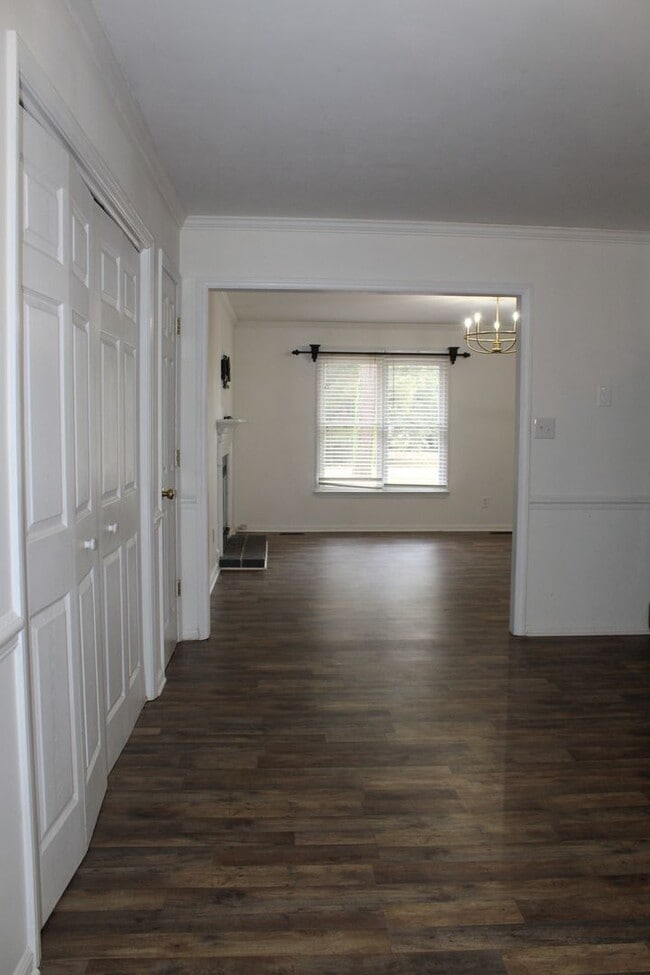 Building Photo - 107 Clairmont Rd NE