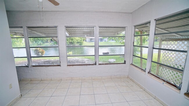 Building Photo - 5908 NW 81st Ave