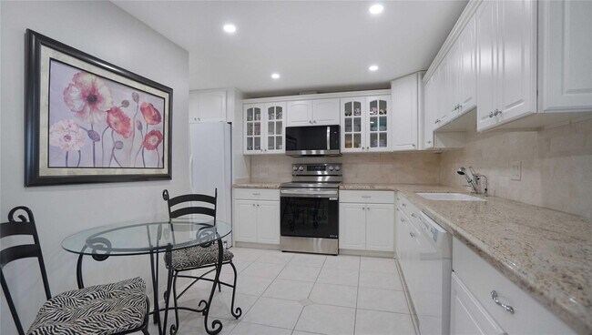 Building Photo - 3900 Galt Ocean Dr