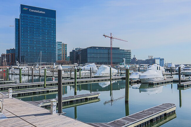 Building Photo - 675 S President St