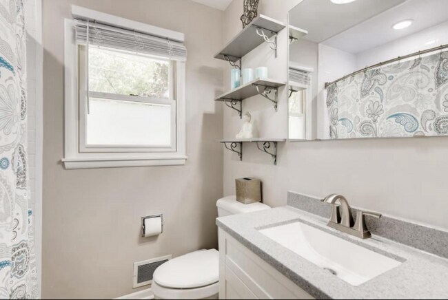 Building Photo - 2080 Orchard Ln