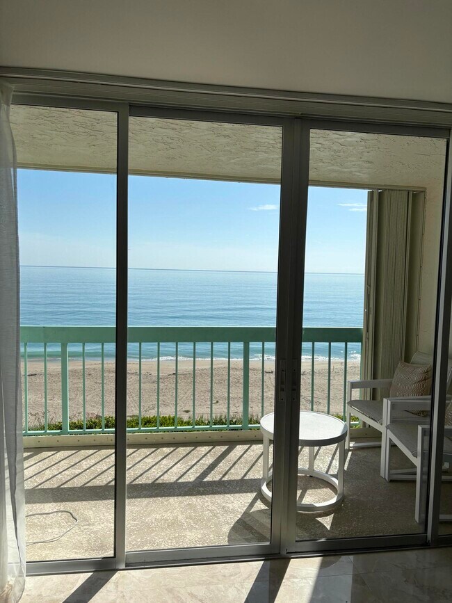Building Photo - 9940 S Ocean Dr