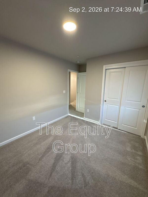 Building Photo - 418 S Summit St