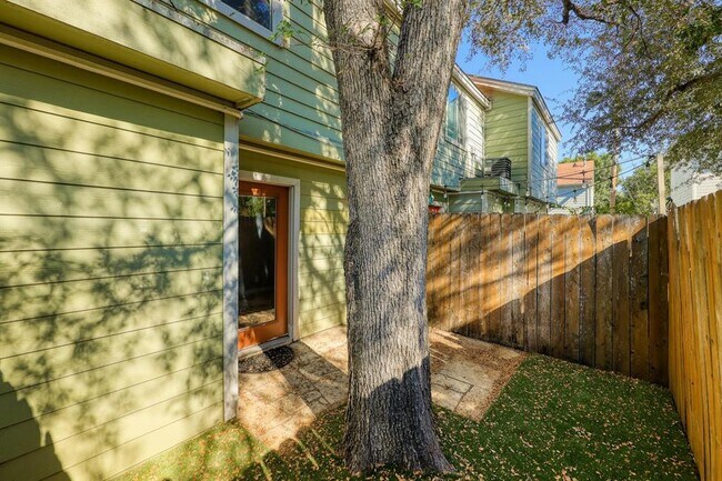 Building Photo - 3601 Menchaca Rd