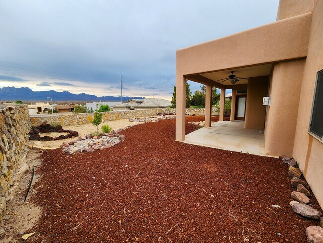 Building Photo - 2105 San Patricio Loop