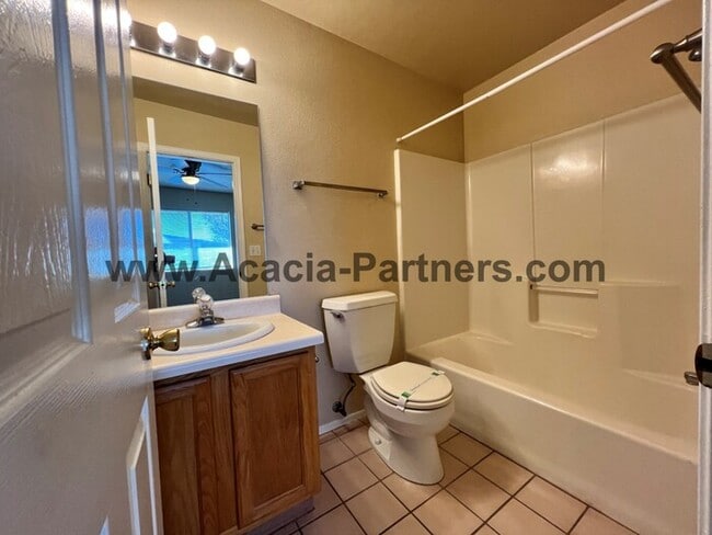 Building Photo - **Gated!!**Two Bedroom Townhome