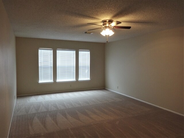 Building Photo - 7659 Chatsworth