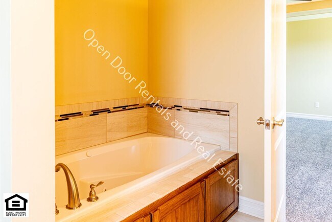 Building Photo - 13558 Paperbark Trail