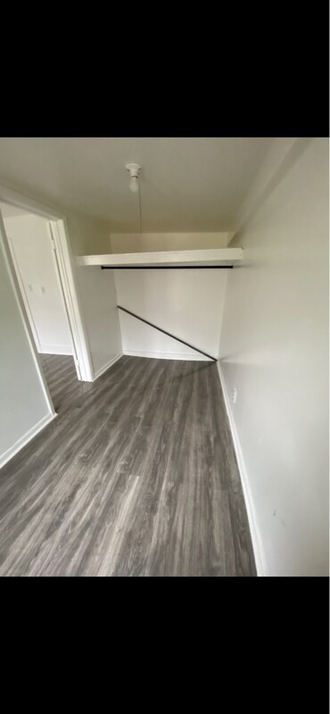 Building Photo - 732 N Victor Ave