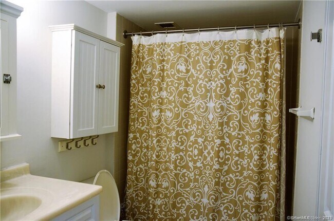 Building Photo - 127 Greyrock Pl