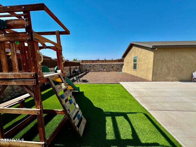 Building Photo - 749 Villa Romero Dr