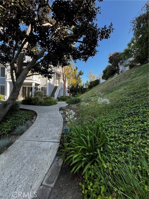 Building Photo - 1326 W Park Western Dr