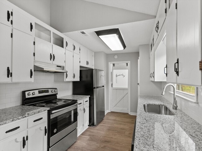 Building Photo - 2903 Deerfield Rd NW