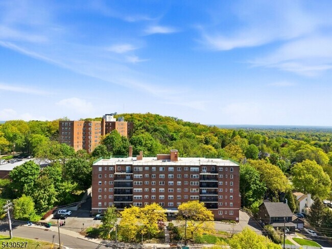 Building Photo - 415 Claremont Ave
