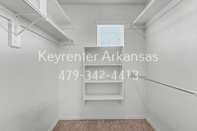 Building Photo - 592 N Longfellow Ln