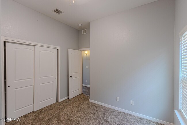 Building Photo - 3646 Grand Bahamas Dr