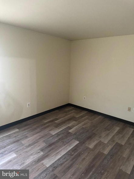 Building Photo - 2101 Cedar Run Dr