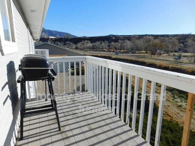 Building Photo - 433 Pendleton St