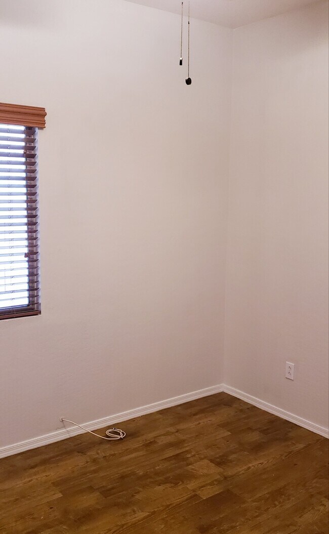 Building Photo - Stunning Laveen Village home with built-in...