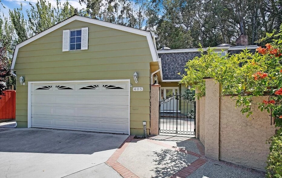 Building Photo - 405 Cunningham Way