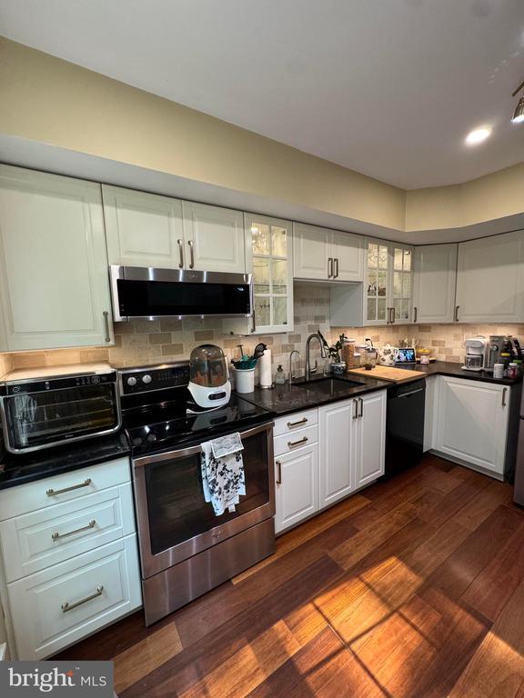 Building Photo - 1724 Balas Cir