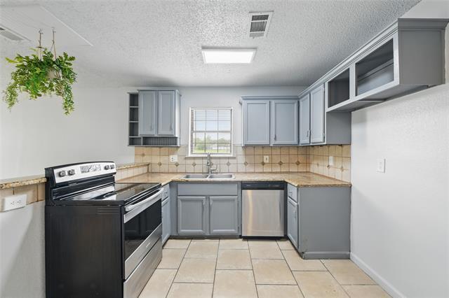 Building Photo - 4951 Miller Ave