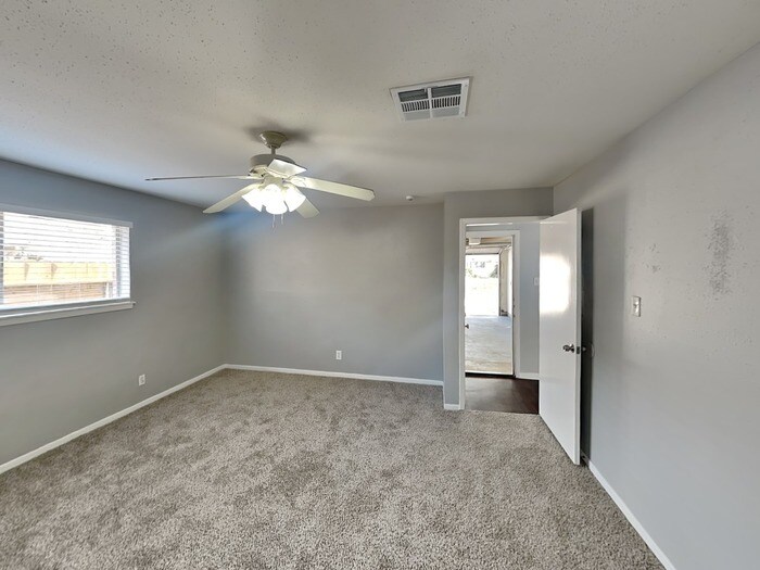 Building Photo - 15727 Cascade Point Dr