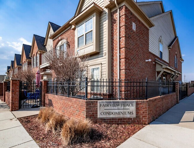 Primary Photo - Beautiful 3 bedroom Condominium in Hazel Park