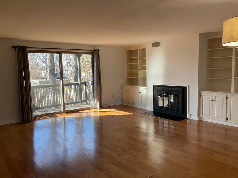 Building Photo - 21C Harbour Vlg