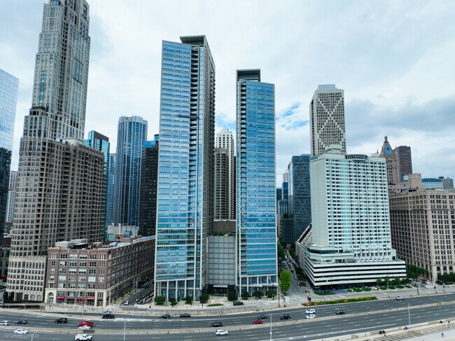 Building Photo - 600 N Lake Shore Dr