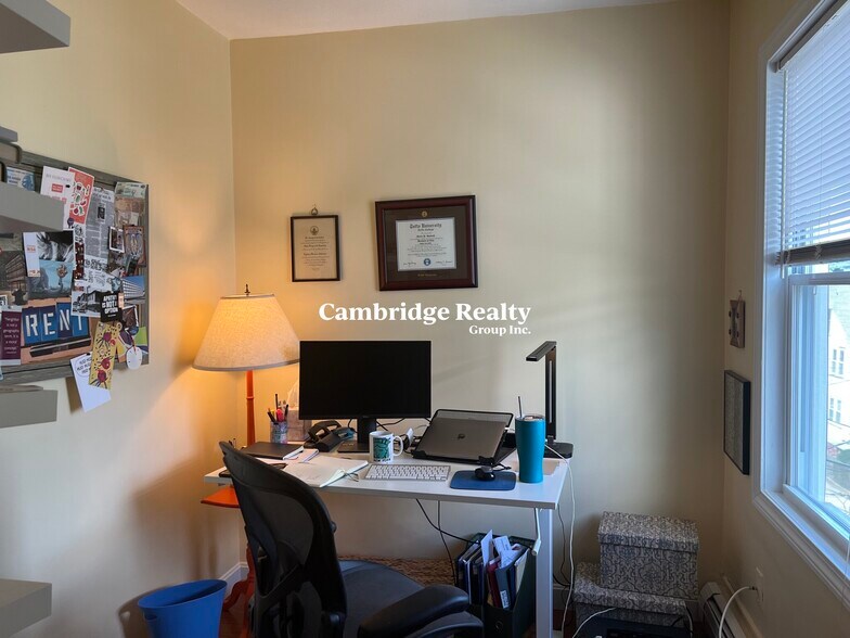 Building Photo - 6 Skehan St