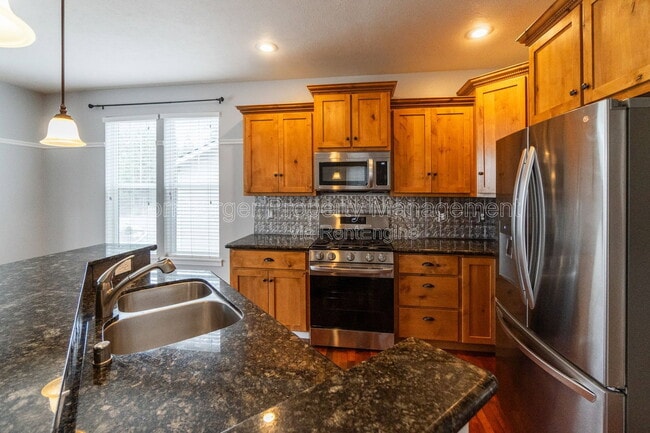 Building Photo - 6106 E 14th Ln