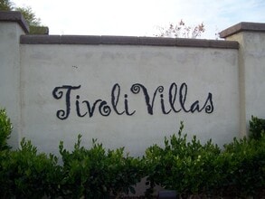 Building Photo - Very nice 2 bedroom 2 bath town home in Chula Vista.