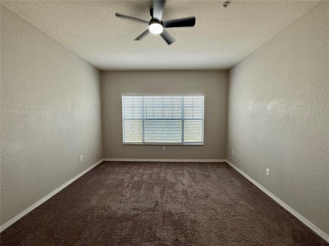 Building Photo - 2586 Grand Central Pkwy