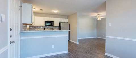 Building Photo - 1625 Rock Hollow Loop