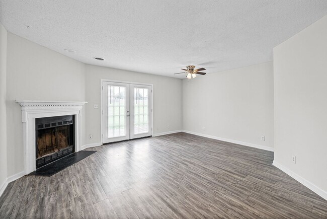 Building Photo - 105 Greenland Ct