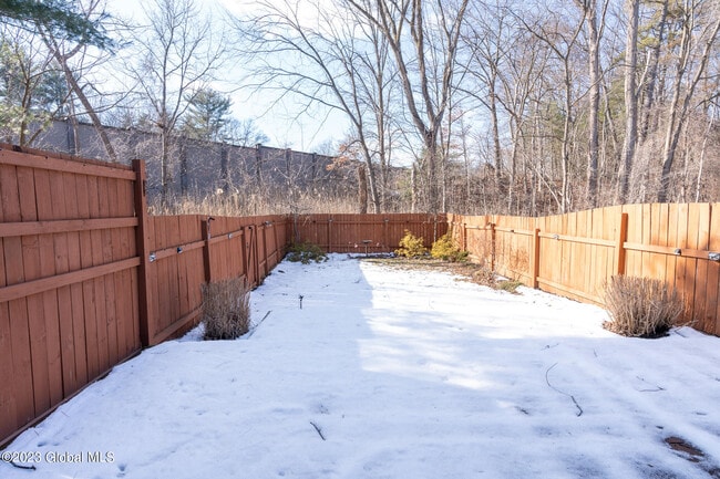 Building Photo - 416 Greenhill Ct