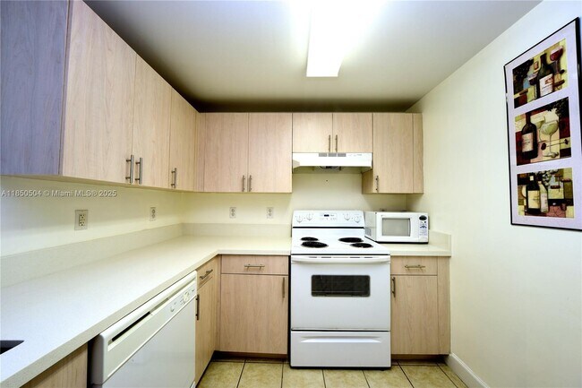 Building Photo - 50 Menores Ave