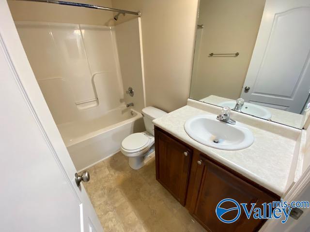 Building Photo - 4828 SE Canterwood Dr