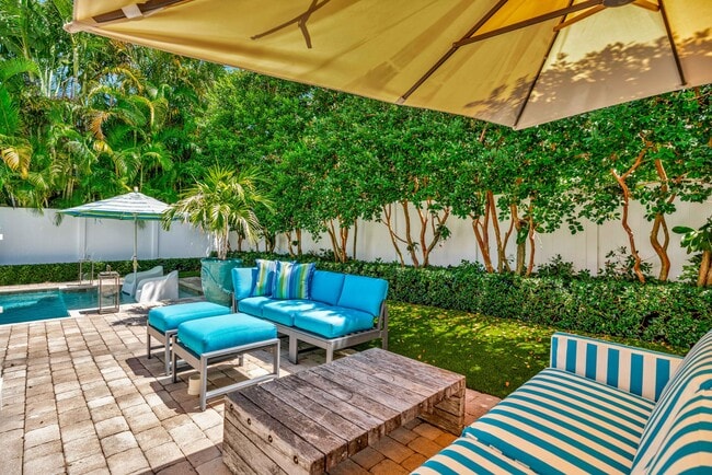 Building Photo - 136 Worth Ct S