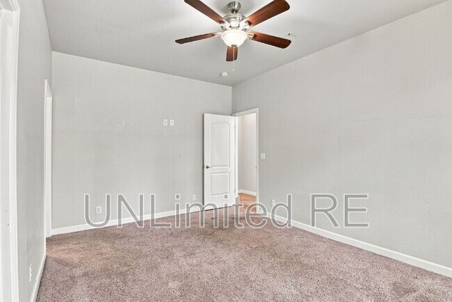 Building Photo - 2520 W Pikes Peak Dr
