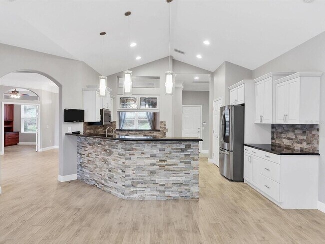 Building Photo - 16806 5th Terrace NE