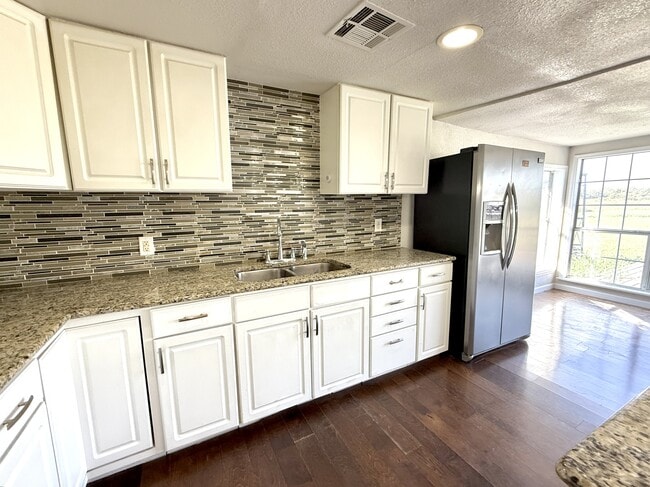 Building Photo - 5566 OK-199