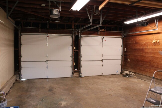 Building Photo - 140 Arvin Dr